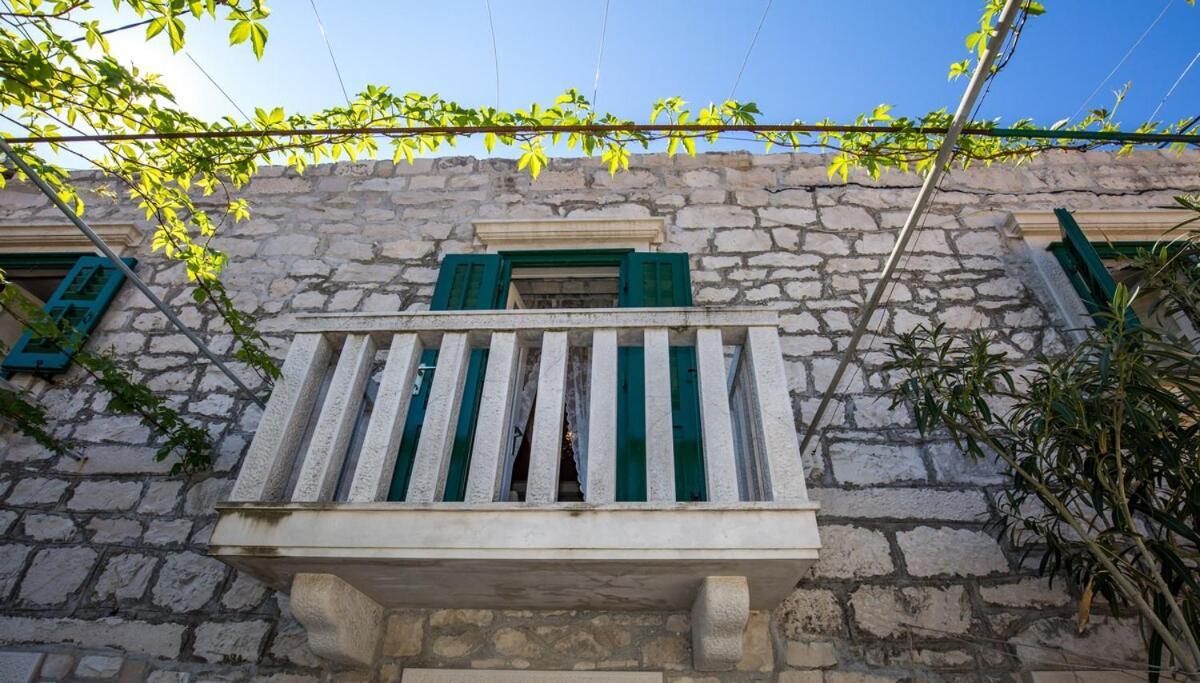 Villa Visilo Stone House Pucisca Exterior foto