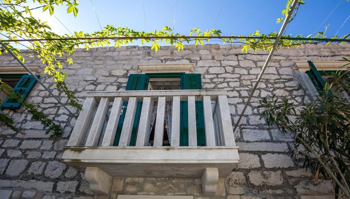 Villa Visilo Stone House Pucisca Exterior foto